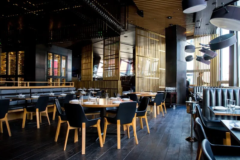 Restaurant interior and management dashboard